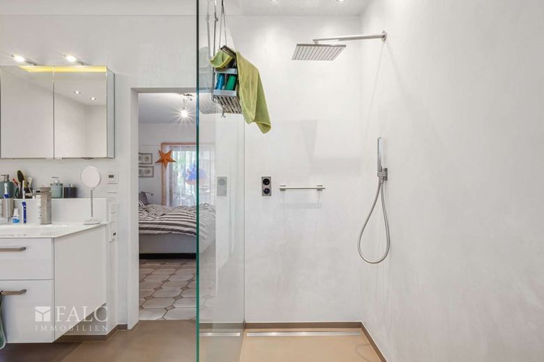 Provisionsfrei: Großzügiges Architektenhaus mit stilvollem Komfort und intelligenter Ausstattung – Badezimmer EG