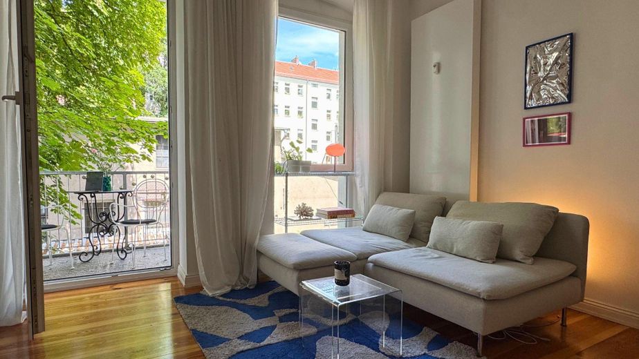 Helle möblierte 1-Zimmer-Wohnung mit Balkon im Herzen von Friedrichshain – Grünberger Straße 47
