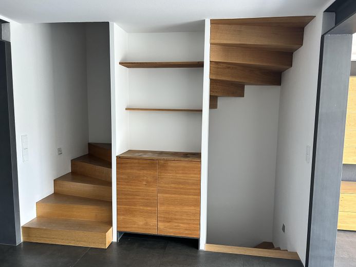 Moderna y luminosa vivienda pareada de planta abierta con jardín – Foto 5