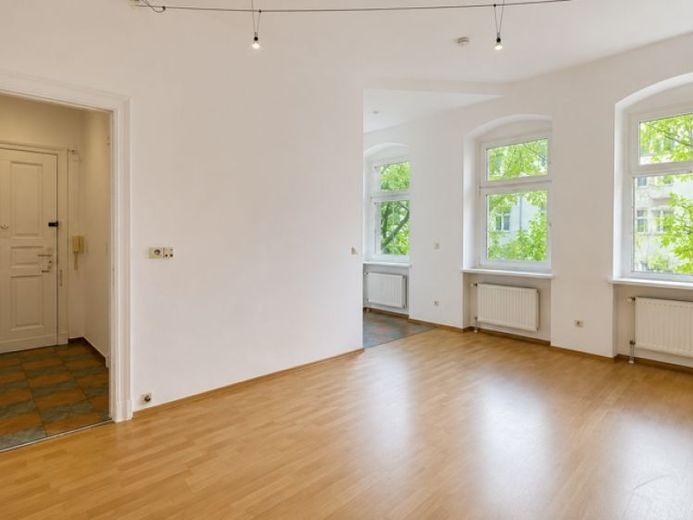 Bezugsfreies Altbau-Apartment im aufstrebenden Afrikanischen Viertel – Foto 1