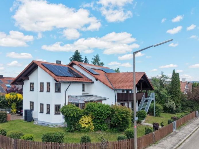 Großzügiges EFH mit Einliegerwohnung und Garage in Pölling – Foto 1