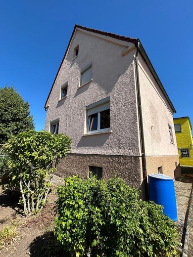 Gemütliches Einfamilienhaus mit Garten in Top-Lage – Foto 1