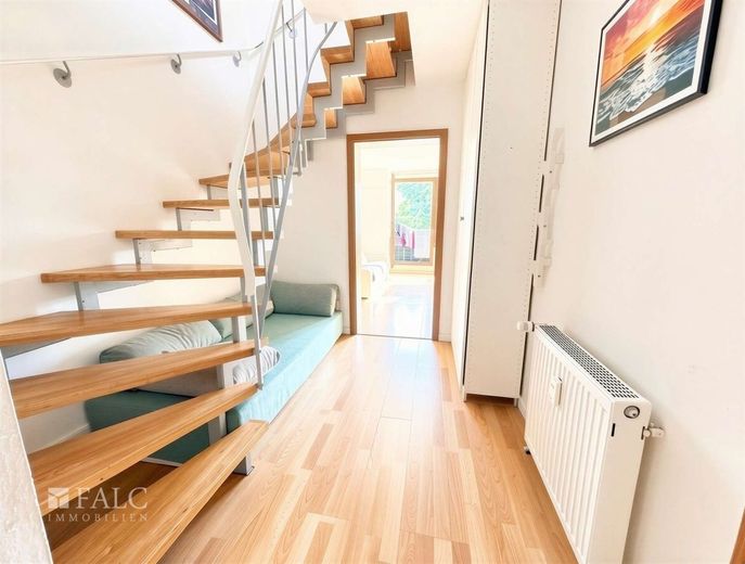 Charmante 4-Zimmer-Maisonettewohnung mit viel Platz für die ganze Familie – Flur