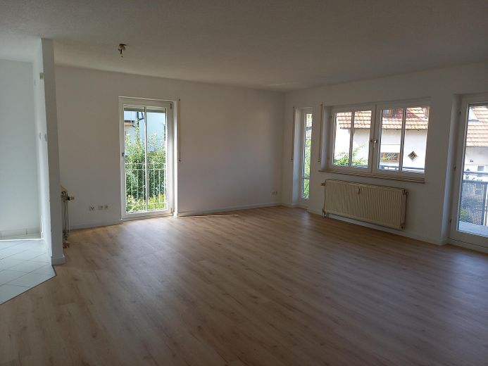 Lichtdurchflutete Zweizimmerwohnung – großzügiger Wohnbereich