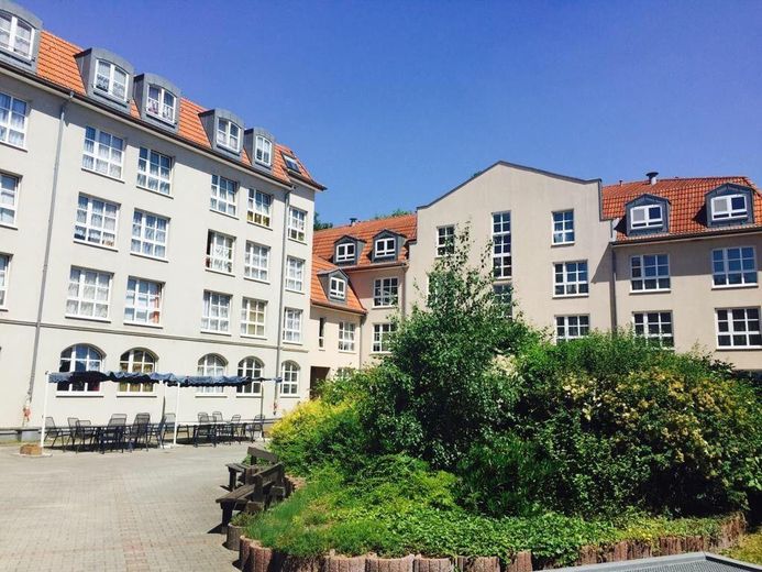 direkt am Park, tolles helles, möbliertes Apartment in ruhiger, zentraler Lage – Foto 1