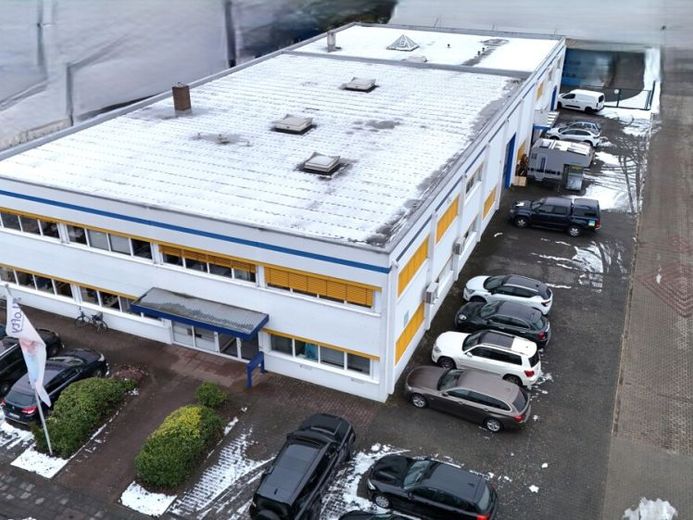 Attractive investment: office and storage space with constant rental income – Foto 1