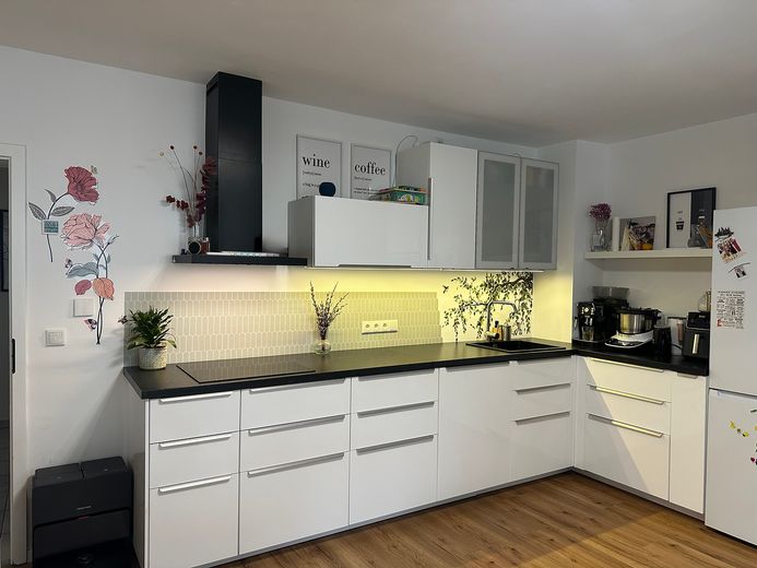 Energieeffiziente 3–4-Zimmer-Wohnung – modern saniert & gut geschnitten – Wohnküche