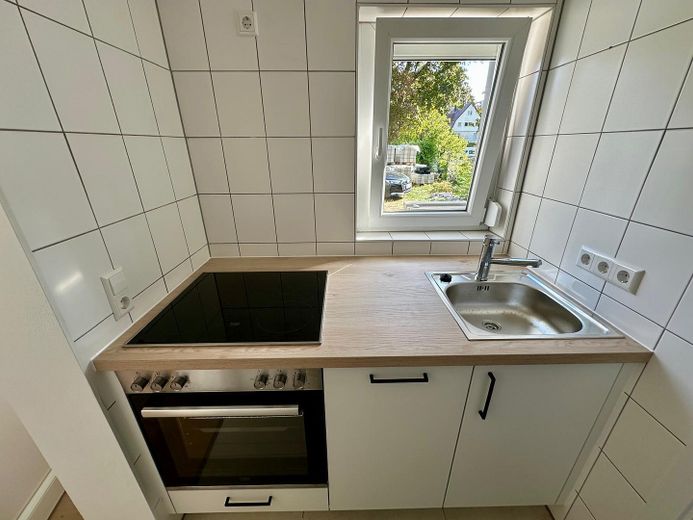 Erstbezug nach Sanierung – moderne 2-Zimmer-Wohnung mit Terrasse & Stellplatz in Heilbronn – Küche