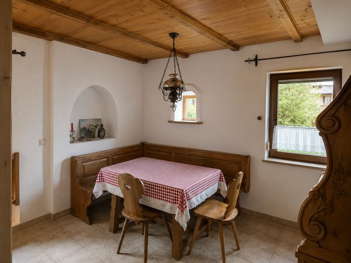 DHH+Bungalow zu Vermieten – Esszimmer Haupthaus