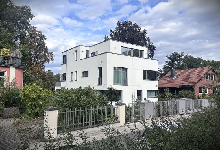 Vistas despejadas de 180° al Spree y vistas a zonas verdes - ático tipo maisonette en casa de tres viviendas – Ansicht SW