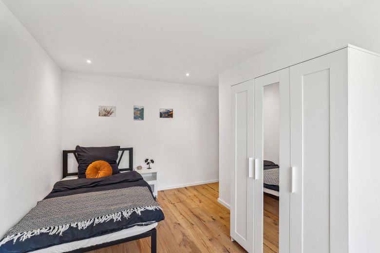 Top-Uni-Lage! Modern möbliertes Zimmer in sanierter WG | All-inclusive - mit Strom und Internet – WG-Zimmer