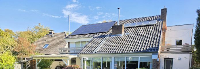 Israelsdorf: Gepflegtes EFH mit Einliegerwohnung nahe Naturschutzgebiet – Haus Gartenansicht I