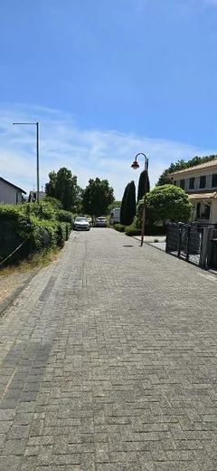 2 Straße (Blick abwärts)