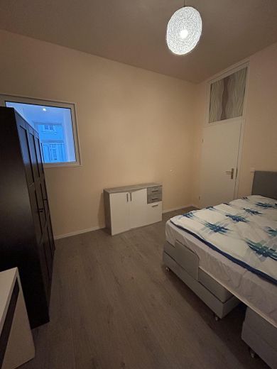 Przestronne mieszkanie 7-pokojowe z 2 balkonami i 2 miejscami parkingowymi w doskonałej lokalizacji w centrum Karlsruhe – Schlafzimmer 6