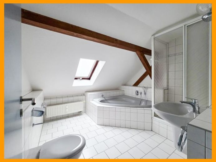 Schöne 3 Raum-Dachgeschoss Whg. mit Eckbadewanne – Foto 1