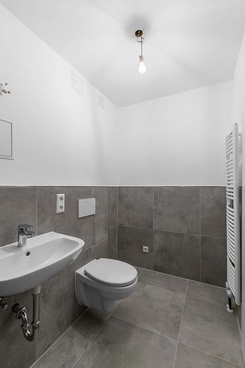 1095 Vollmöblierte Zimmer in moderner 4er-WG (All-Inclusive & Einzugsbereit!) – Bad