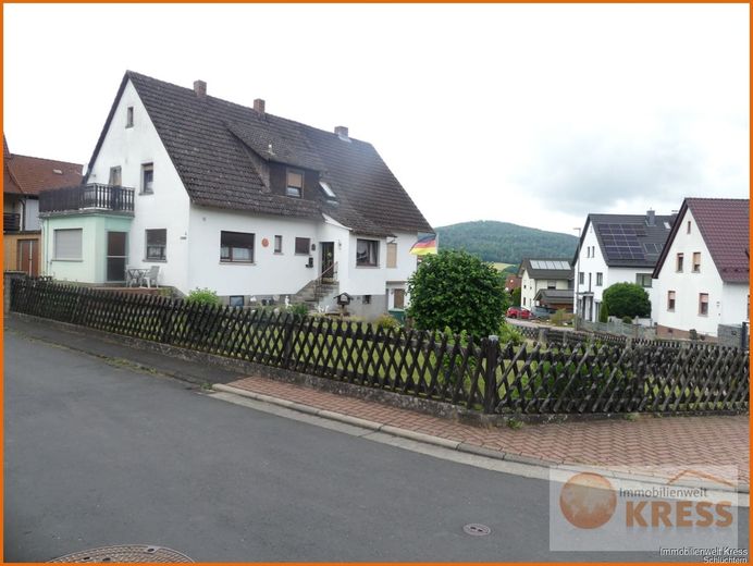2-Familienwohnhaus mit Balkon, Wintergarten und 2 Garagen in der Ortslage von Sinntal-Oberzell – Bild 6