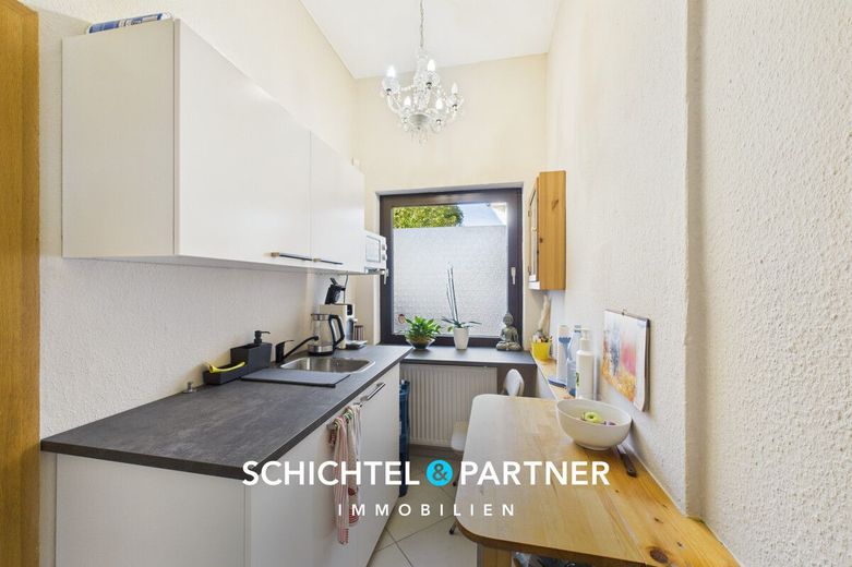 Vegesack | Mehrfamilienhaus mit Gewerbe, Garagen und großem Grundstück – S&amp;P | Küche