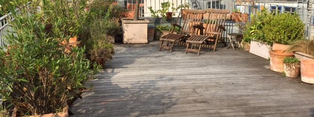 Appartement de luxe exclusif dans un immeuble ancien avec terrasse sur le toit dans le Quartier belge – Bild 8 Dachterrasse Domblick