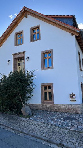 Büyük bahçeli ve ayrı girişli daireli A Plus enerji kimlik belgeli kır evi – Seitenansicht Strasse