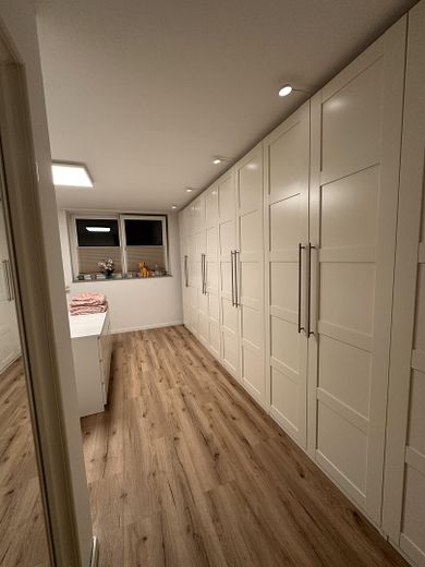 Schlafzimmer (1/2)