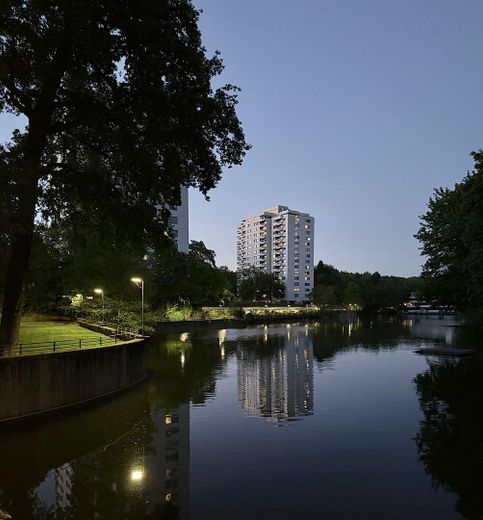 Penthouse mit großer Dachterrasse, Panoramablick & privater Sauna – Wohnen am Wasser