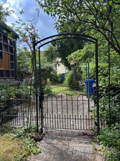 Freistehende Kaffeemühlenhaus Villa mit Naturgarten – Foto 4