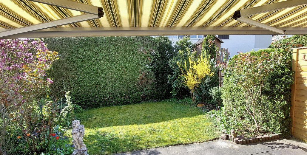 Schönes Reihenmittelhaus in Top Lage von Germering, ruhig und zentral – Blick in den Garten