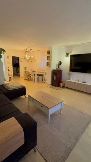 Reihenendhaus mit Keller, Garten, Pelletofen, 2 Stellplätzen & Gartenhaus – 55270 Jugenheim – privat – Esszimmer / Wohnzimmer 3