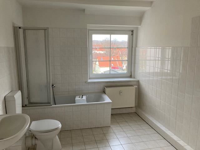 Gemütliche 2-Zimmer mit Laminat und Wannenbad in ruhiger Lage! – IMG_0382