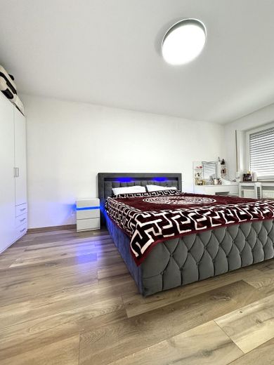 Einziehen und Wohlfühlen – stilvolle 2-Zimmer-Wohnung mit Traumterrasse und Tiefgaragenstellplatz – Foto 13
