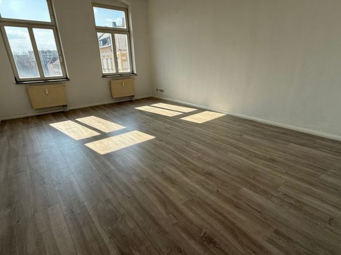 Alles NEU!!! 3. OG + Aufzug + großer Balkon + 2er-WG-gerecht ! – फोटो 1
