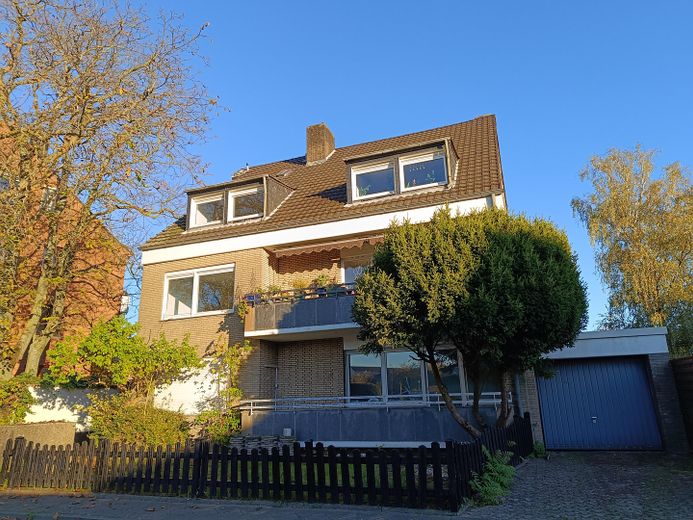 Rustico di sottotetto autorizzato a Düsseldorf-Rath– 50,5 m² – a soli 69.000 € – Hausansicht