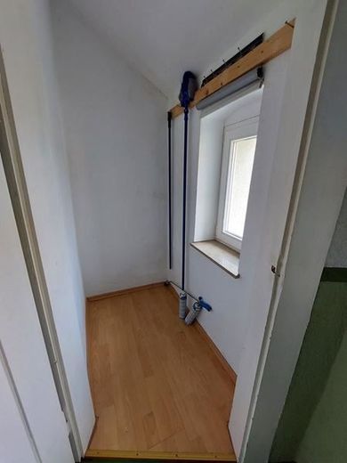 Großzügige DG 4-Zimmer mit Laminat, Wannenbad und Balkon in ruhiger Lage! – 20230405_135551