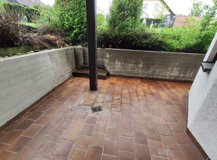 2 Zi. Souterrain Wohnung mit Terrasse und Garten (optional) – Terrasse