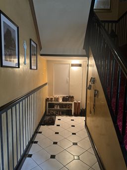 V | EG-Flur zum Keller