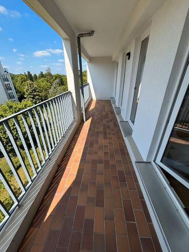 Renovierte 2 Zimmer Wohnung mit Loftfeeling in Pankow / Französisch Buchholz – Ausblick Balkon Loggia Westen