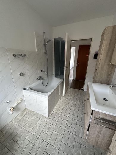 Renovierte Erdgeschoss- und Dachgeschosswohnung mit toller Aussicht zu vermieten – Wohnung Erdgeschoss