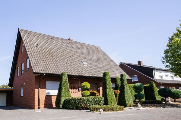 Casa unifamiliar bien cuidada con apartamento independiente, 165 m², parcela de 900 m²