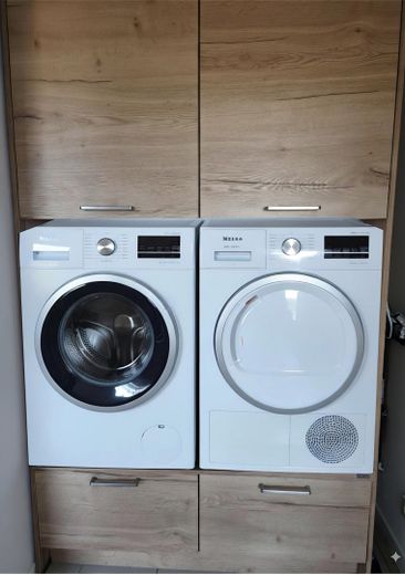 Haushaltsschrank (ohne Geräte)