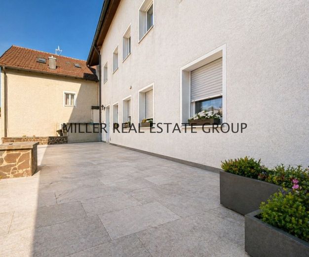 Zweifamilienhaus in Altmannstein kaufen - zwei Wohneinheiten, große Terrassen, Garten &amp; Entwicklungspotenzial im Altmühltal! – Terrasse WHG I