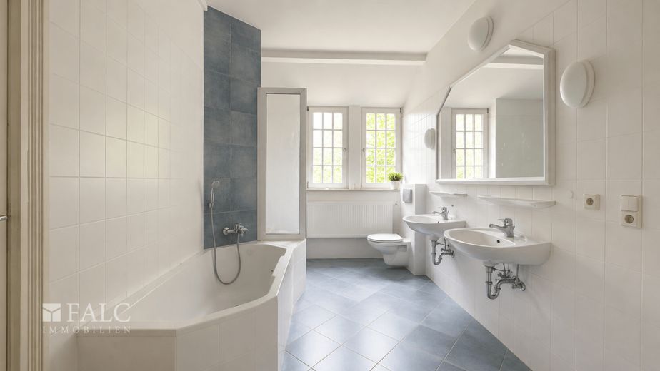 ***Denkmal - Stilvolle Villa im Landhausstil - Wohnen mit besonderem Ambiente*** – Badezimme OG
