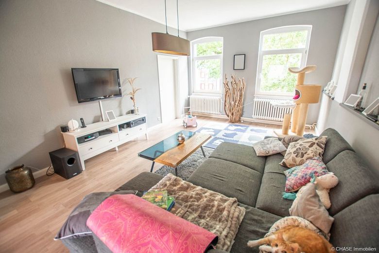 Großflächiges 5-Parteien Mehrfamilienhaus in Bad Pyrmont - Top SOLL-Faktor von 9,7 in Löwensen! – OG - Wohnzimmer 1 3-3