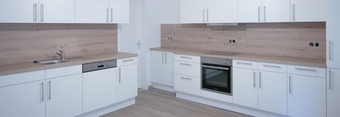 Große 4 Zimmer Wohnung mit moderner Einbauküche zu vermieten!