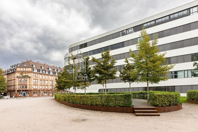 ATIK: Helle, klimatisierte Büroflächen im zentral gelegenen Synus Bürogebäude – Außenansicht