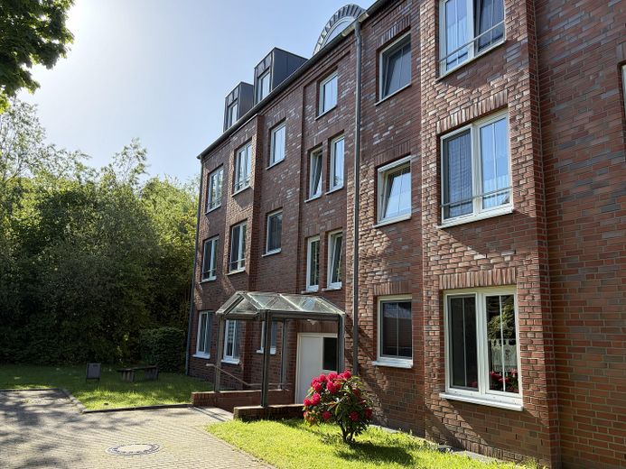 Kernsanierte helle und ruhige Wohnung mit Balkon ins Grüne – Eingangsbereich