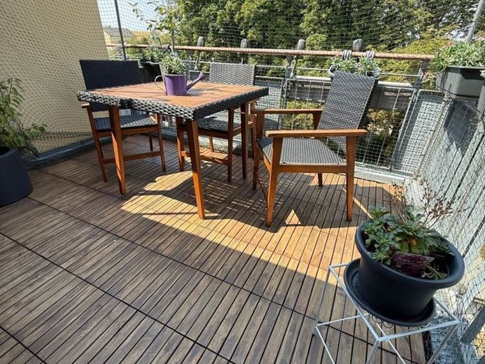 Neumodernisierte DG 4,5-Zi. mit Dachterrasse, EBK und Tiefgarage in ruhiger & gehobener Lage – Foto 1