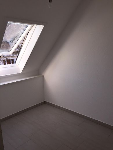 Essen Moltkeviertel / Apartamento de 2 hab. con cocina, pasillo y baño, completamente renovado – Schlafraum