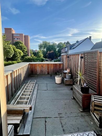 Dachterrasse m. viel Potential