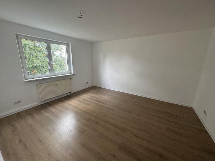 appartamento 2/3 ovvero 5 locali, appena ristrutturato, luminoso, tranquillo, con cucina componibile – Wohnzimmer